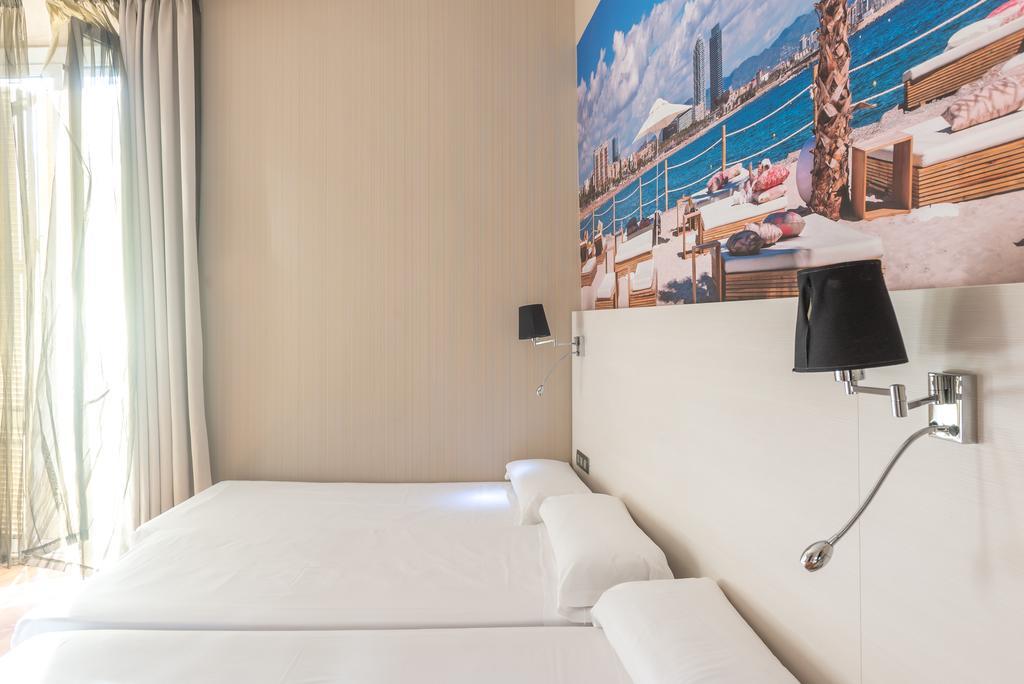 Hostal BCN Ramblas Barcelona Luaran gambar